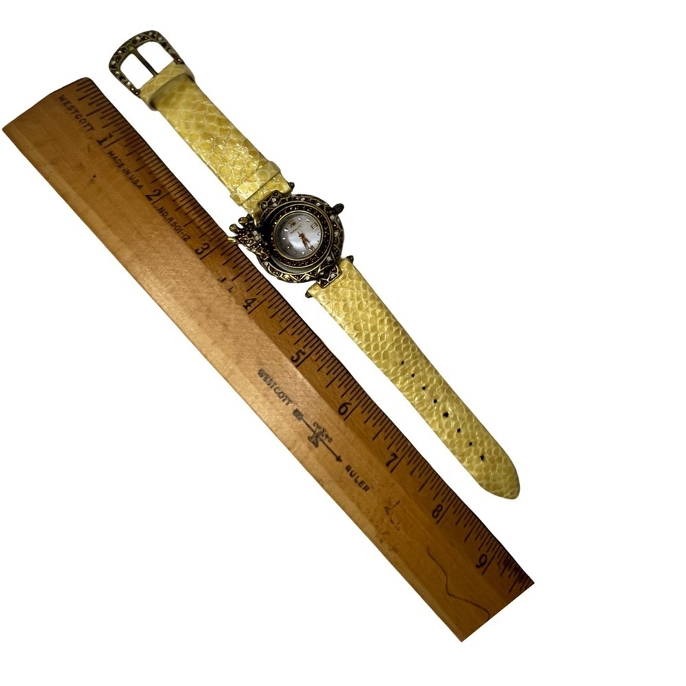Heidi Daus “Spotted Beauty” Giraffe Watch with Leather Strap - Picture 7 of 9